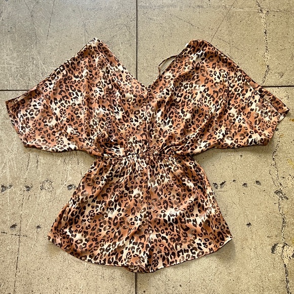 💚 2824. Leopard Print Satin Romper - Picture 1 of 6